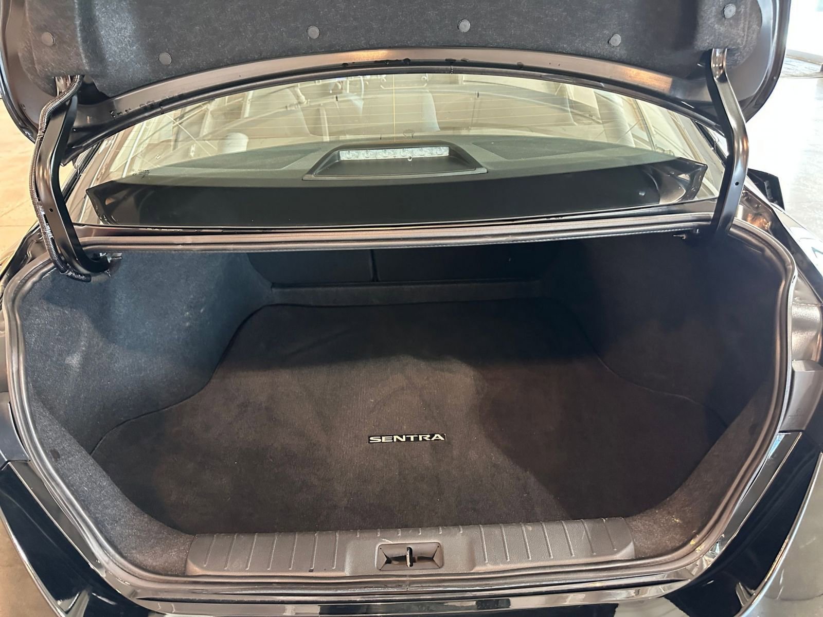 Used 2025 Nissan Sentra SV image 30