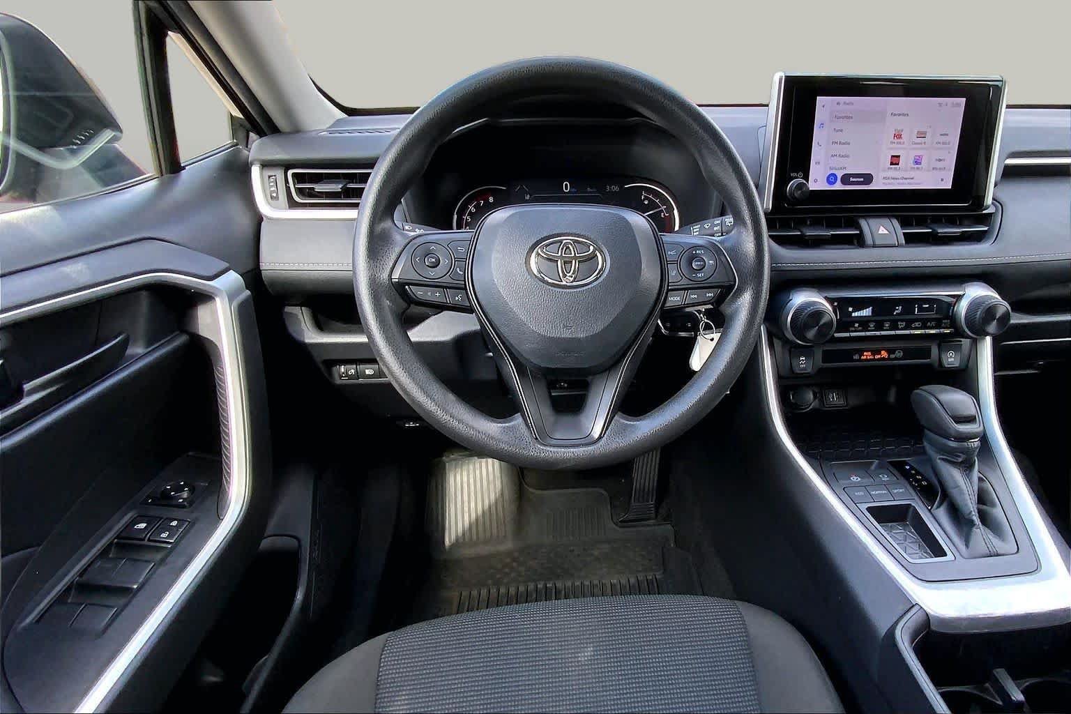 Used 2024 Toyota RAV4 LE FWD image 6