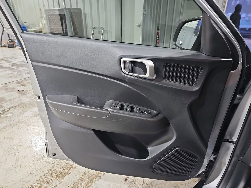 New 2026 Hyundai Venue SEL FWD image 28