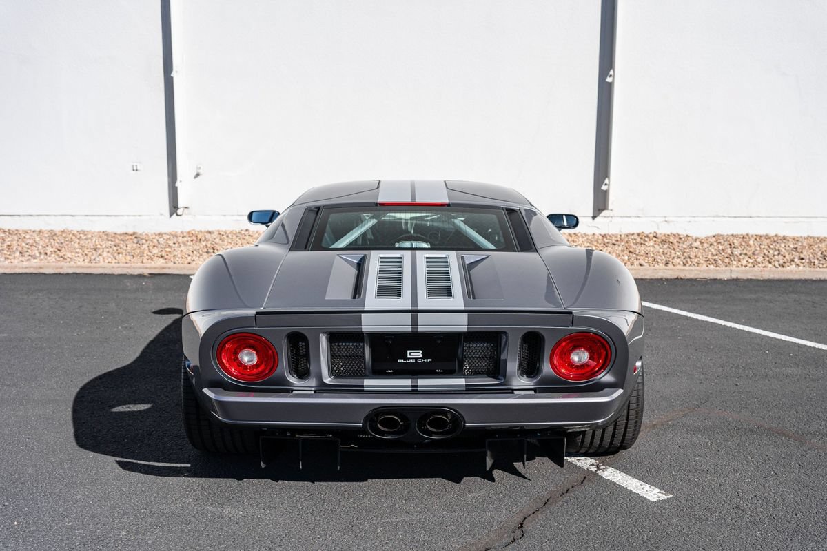 Used 2006 Ford GT RWD image 30