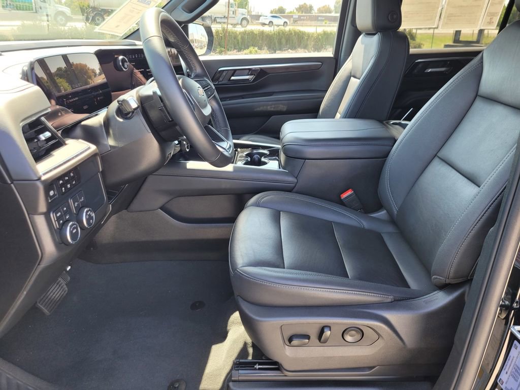Used 2025 Chevrolet Tahoe LT AWD/4WD image 16