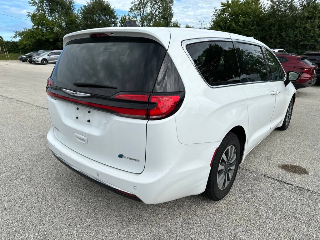 Used 2024 Chrysler Pacifica Limited FWD image 7