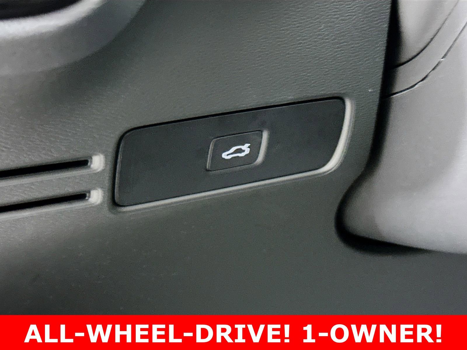 Used 2025 Volvo XC40 B5 Core AWD/4WD image 29