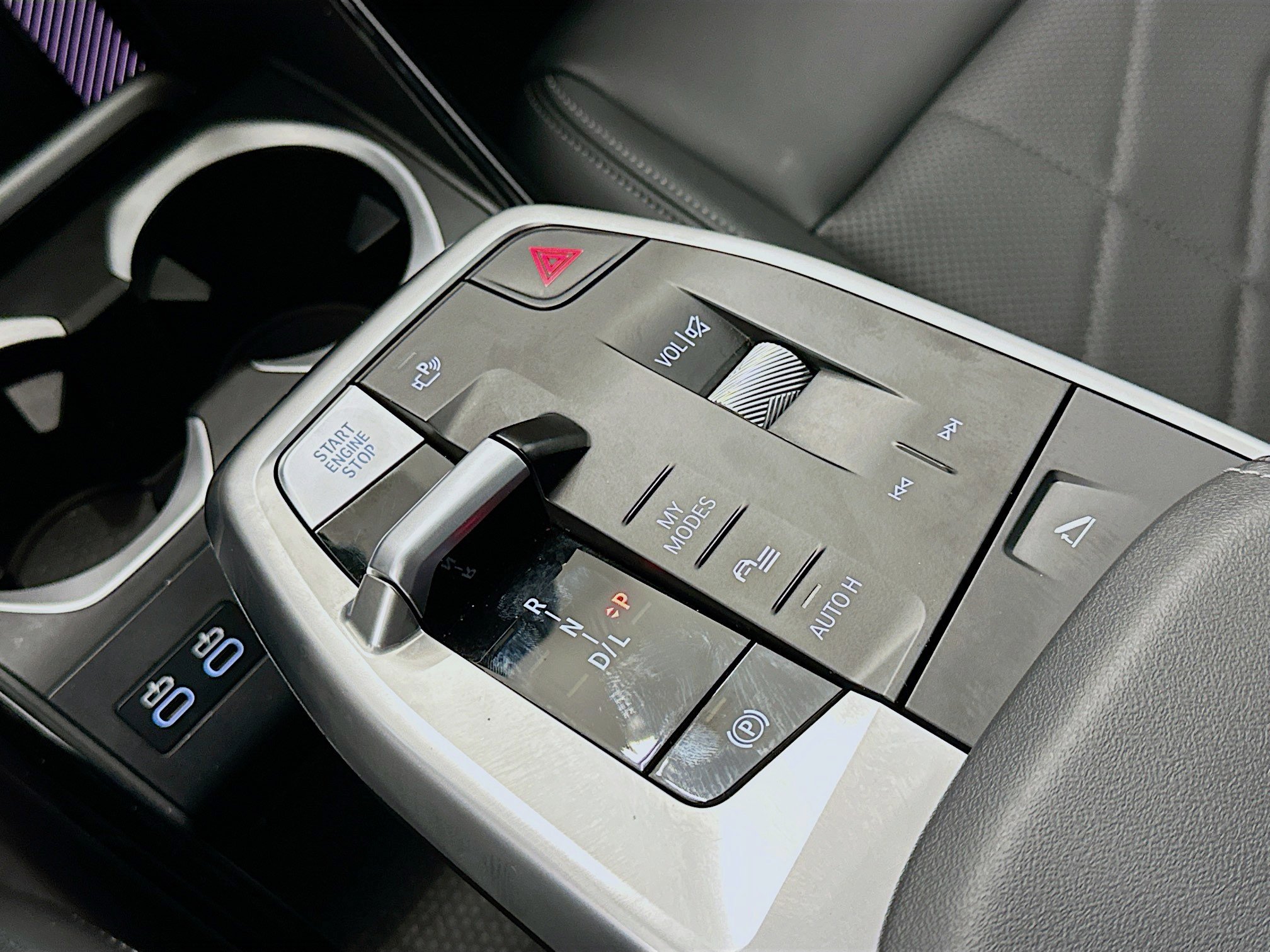 Used 2025 BMW X2 xDrive28i AWD/4WD image 25