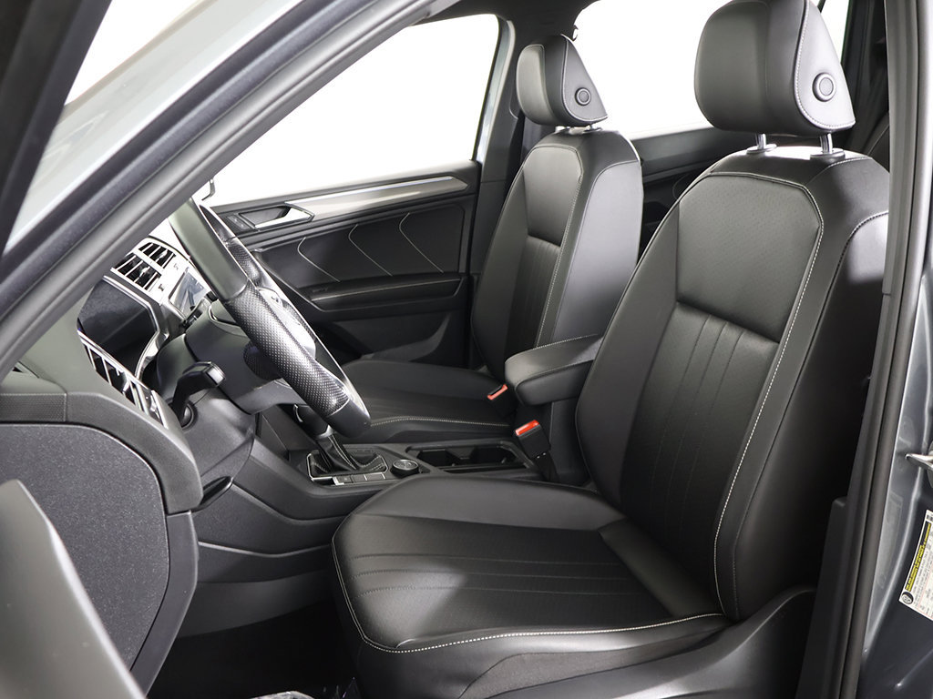 Certified 2023 Volkswagen Tiguan SE R-Line AWD/4WD image 32