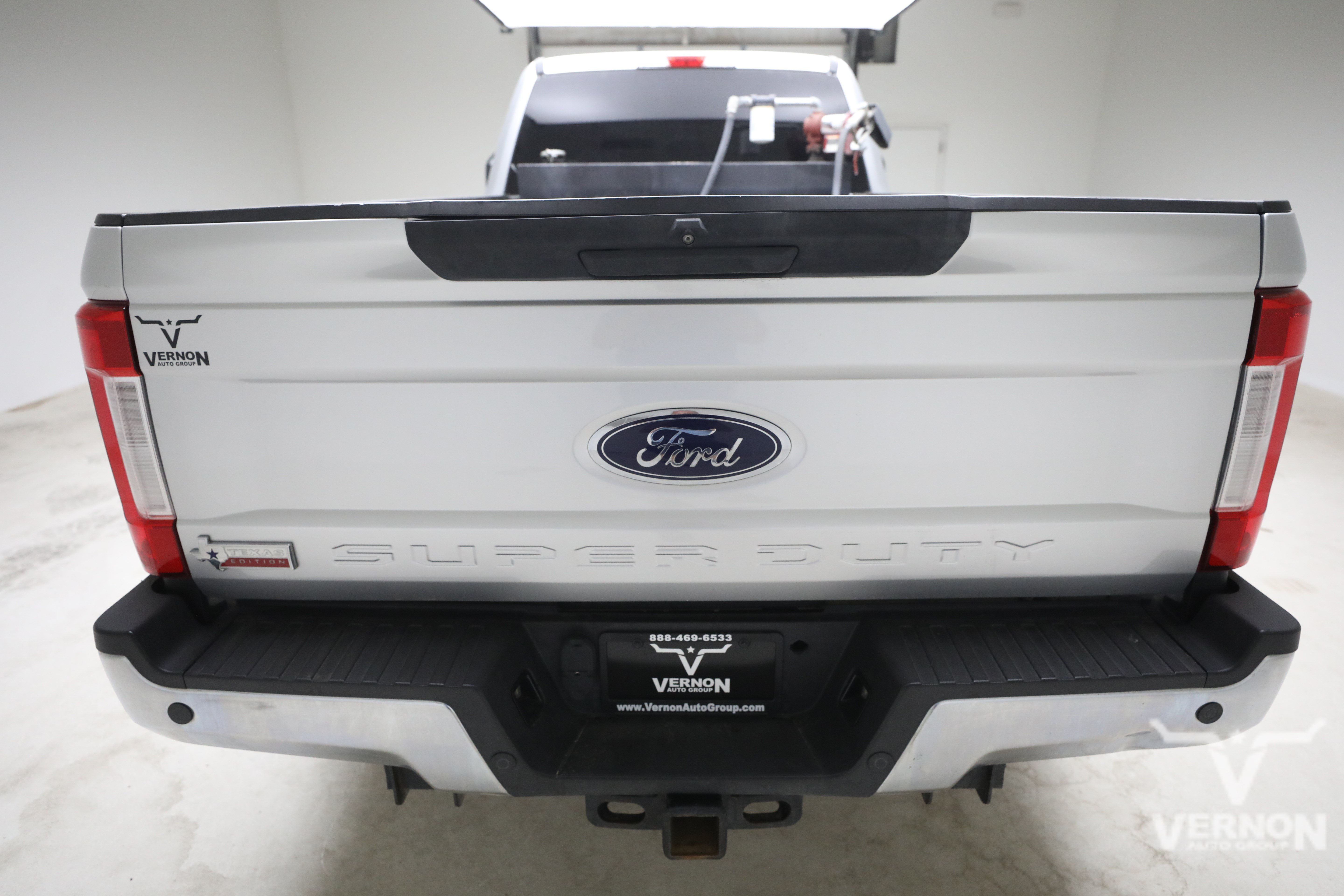 Used 2017 Ford F350 XLT w/ XLT Value Package AWD/4WD image 4