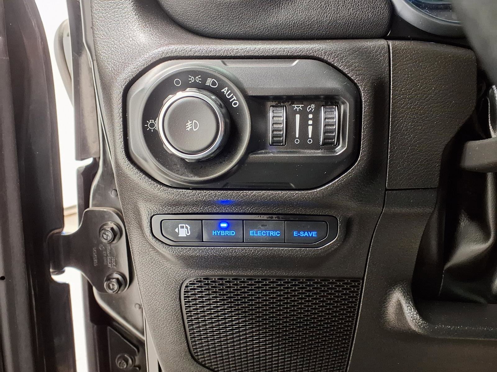 Used 2022 Jeep Wrangler Unlimited Sahara image 24