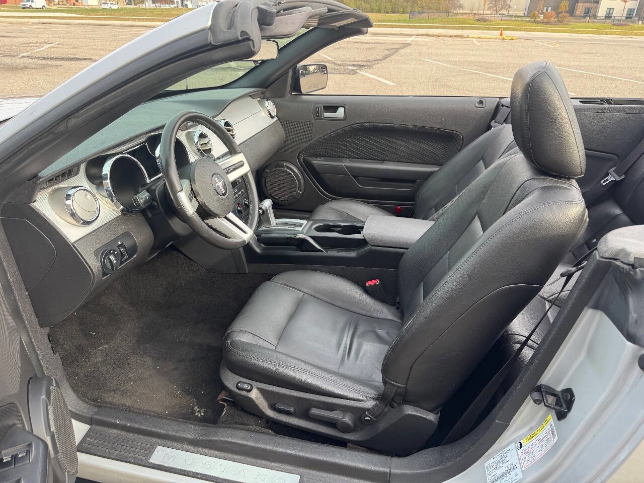 Used 2005 Ford Mustang Convertible image 30