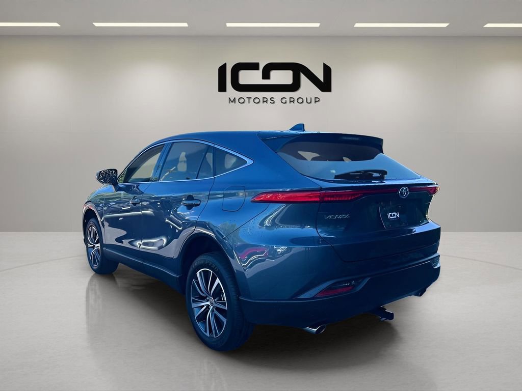 Used 2024 Toyota Venza LE image 3