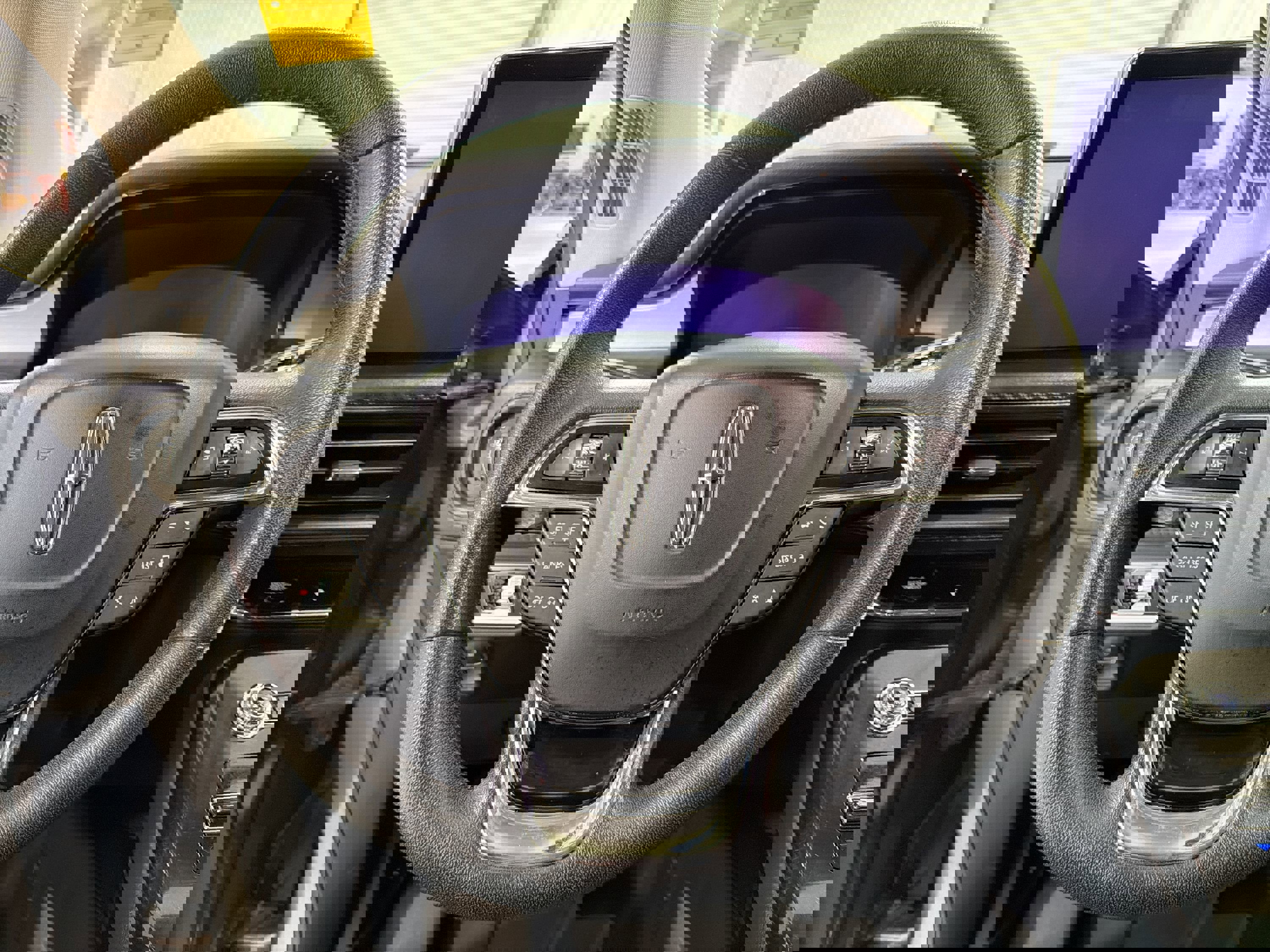 Used 2022 Lincoln Nautilus FWD w/ Premium Package image 13