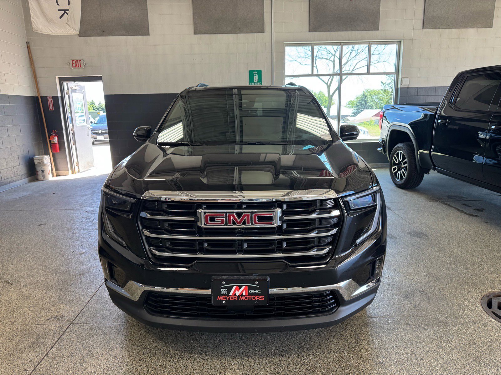New 2026 GMC Acadia Elevation w/ Elevation Premium Package AWD/4WD image 2