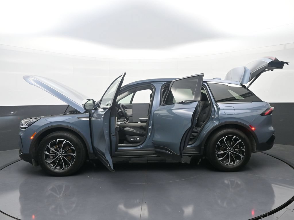 Used 2025 Lincoln Nautilus Premier w/ Equipment Group 102A AWD/4WD image 40