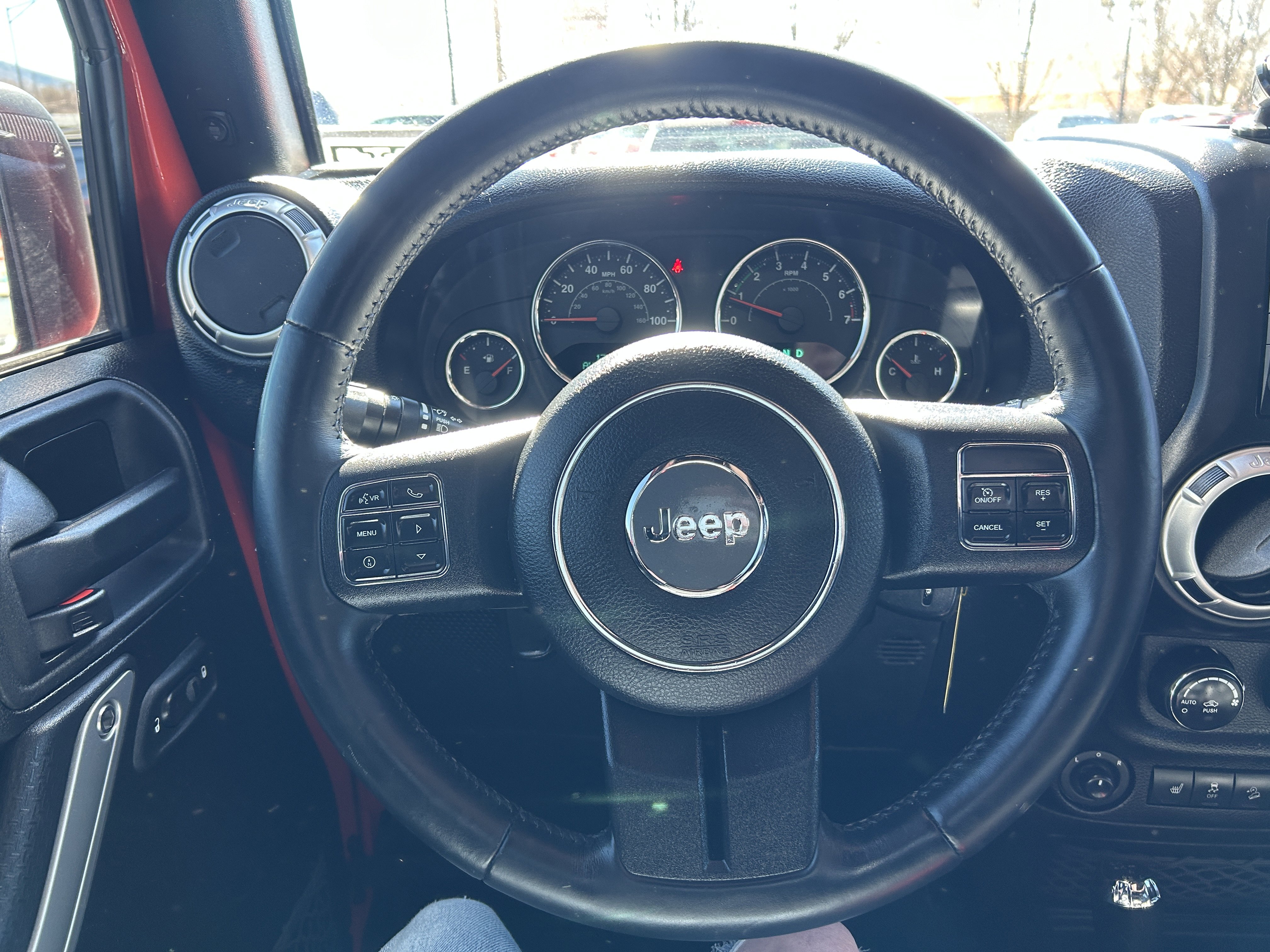 Used 2015 Jeep Wrangler Unlimited Rubicon w/ Connectivity Group image 16