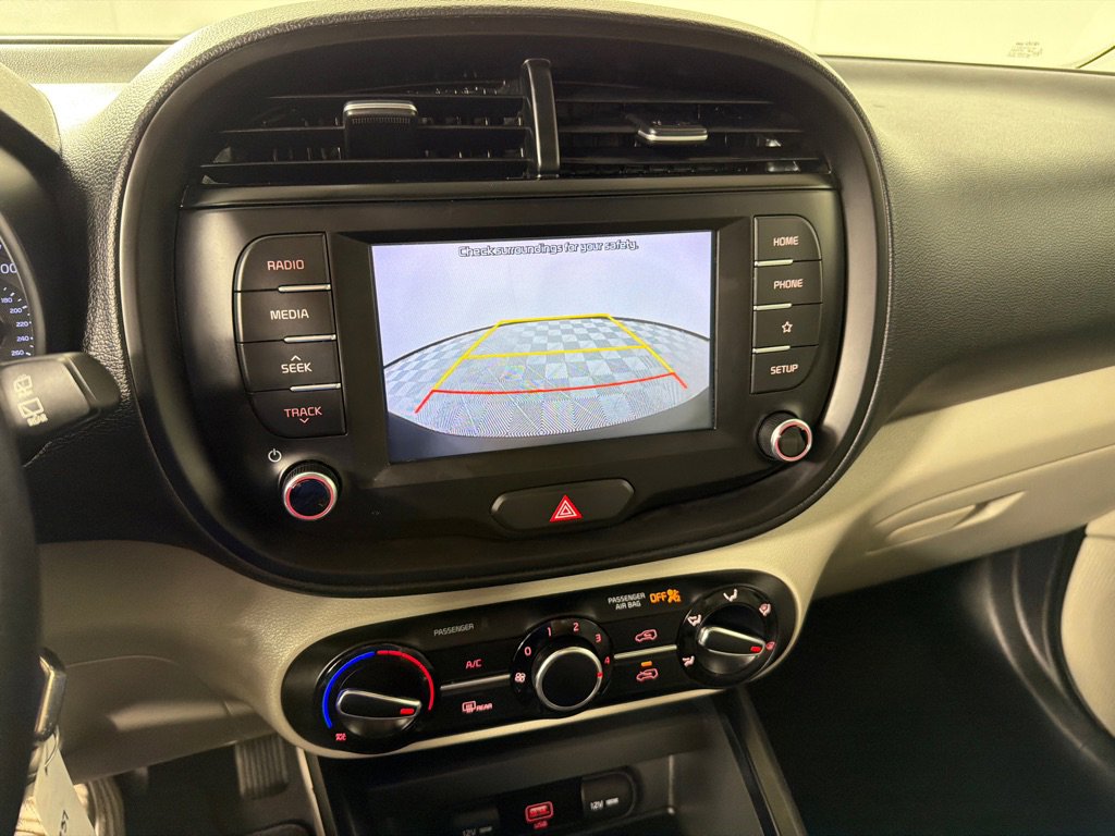Used 2020 Kia Soul LX FWD image 15