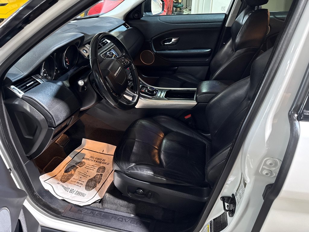 Used 2017 Land Rover Range Rover Evoque SE AWD/4WD image 8