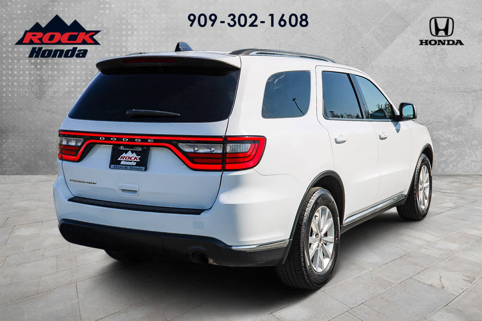 Used 2023 Dodge Durango SXT image 4