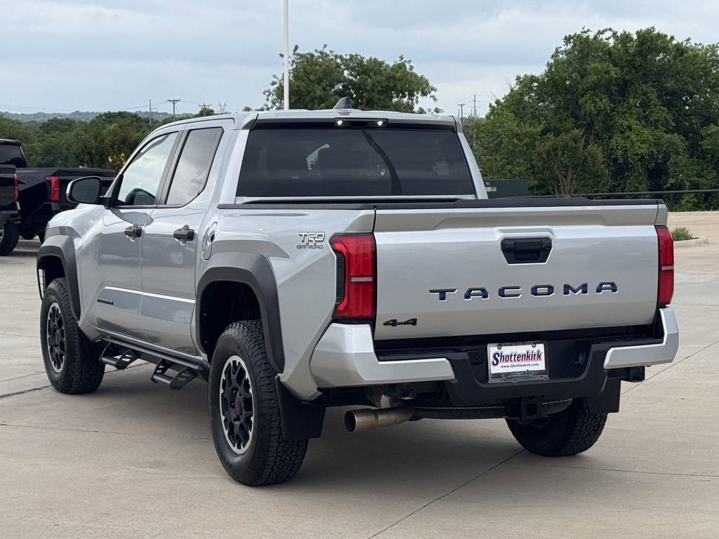Used 2024 Toyota Tacoma TRD Off-Road AWD/4WD image 4