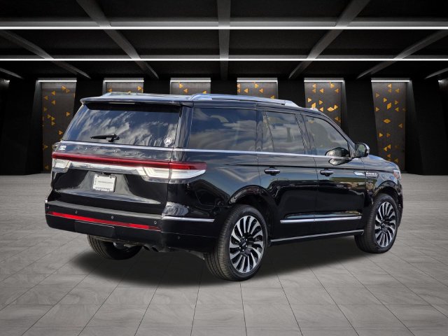 Used 2023 Lincoln Navigator Black Label AWD/4WD image 4
