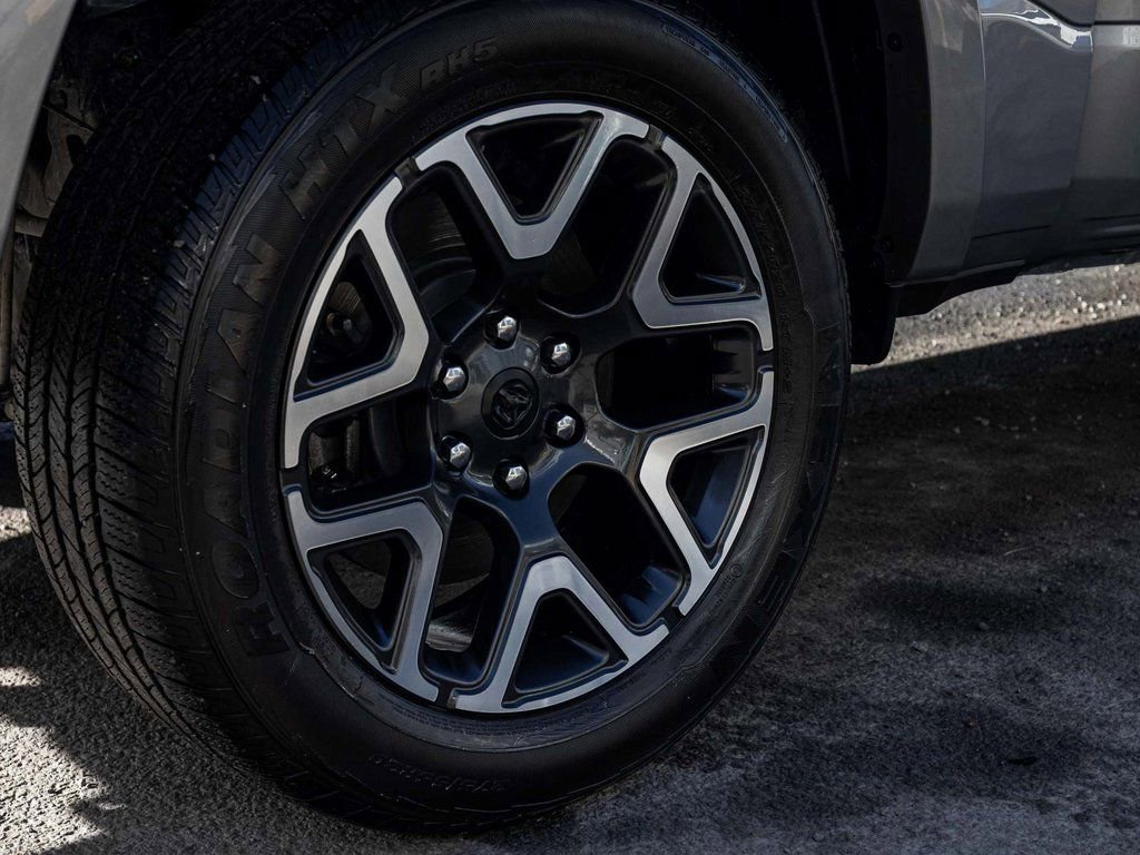 Used 2025 RAM 1500 Laramie image 9