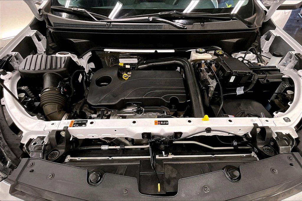 Used 2023 Chevrolet Equinox LT w/ LPO, Floor Liner Package image 9