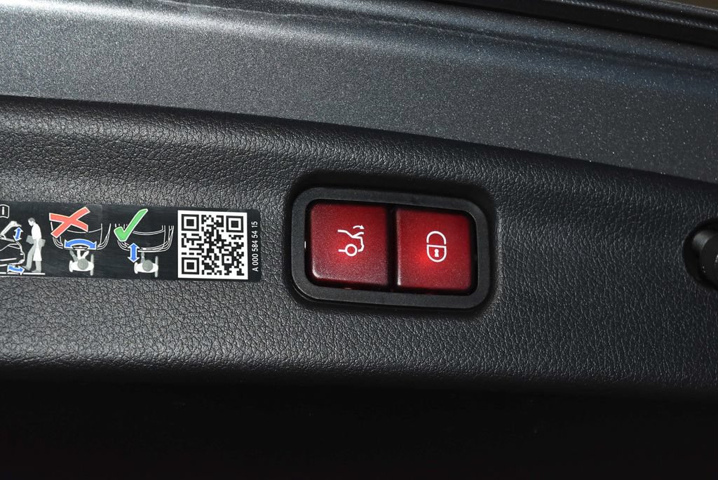 Certified 2025 Mercedes-Benz C 300 4MATIC Sedan image 28