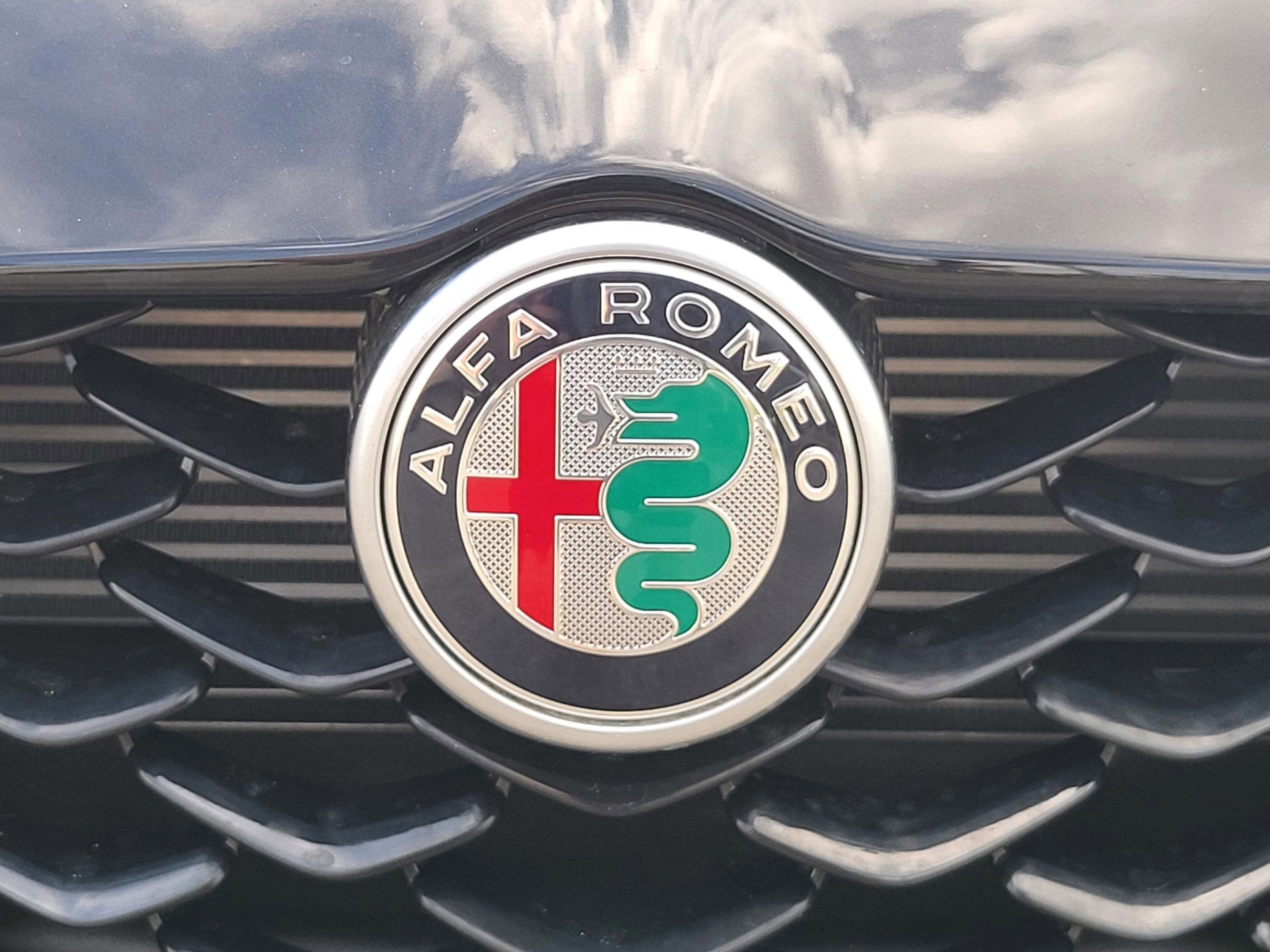 New 2025 Alfa Romeo Giulia w/ Driving Assist Package image 13