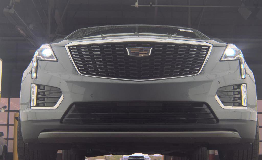 Used 2021 Cadillac XT5 Premium Luxury w/ LPO, Floor Liner Package AWD/4WD image 3