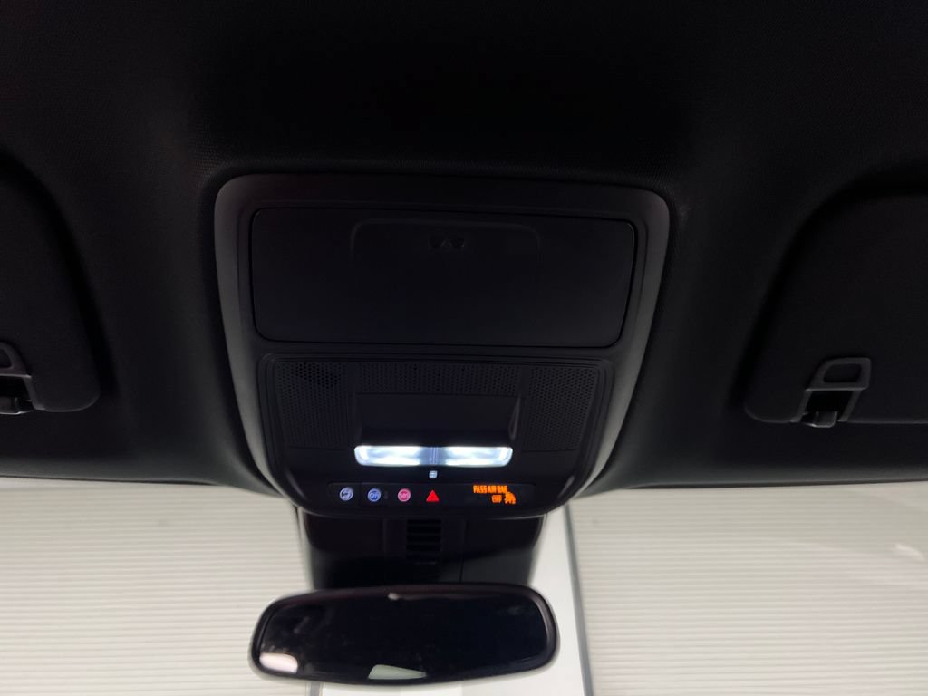 Used 2025 Buick Enclave Preferred AWD/4WD image 74