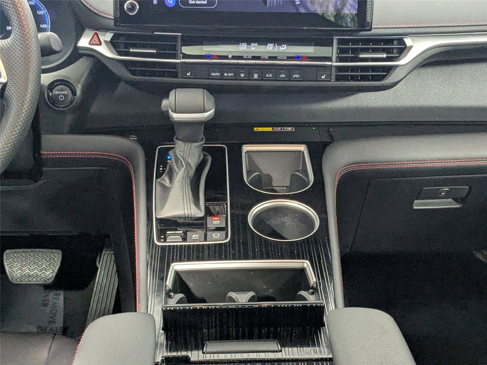 Used 2025 Toyota Sienna XSE image 37