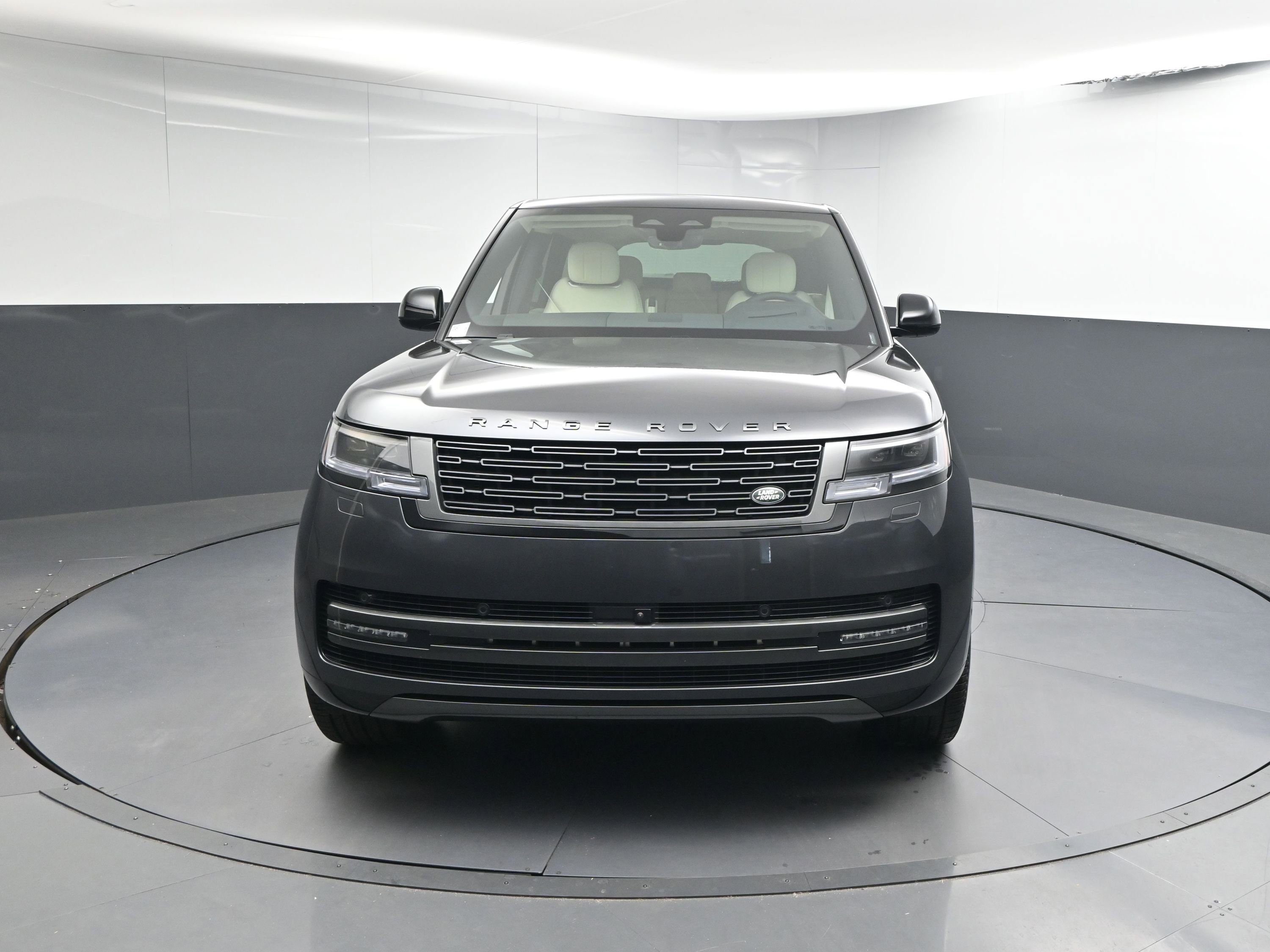 New 2025 Land Rover Range Rover SE image 24