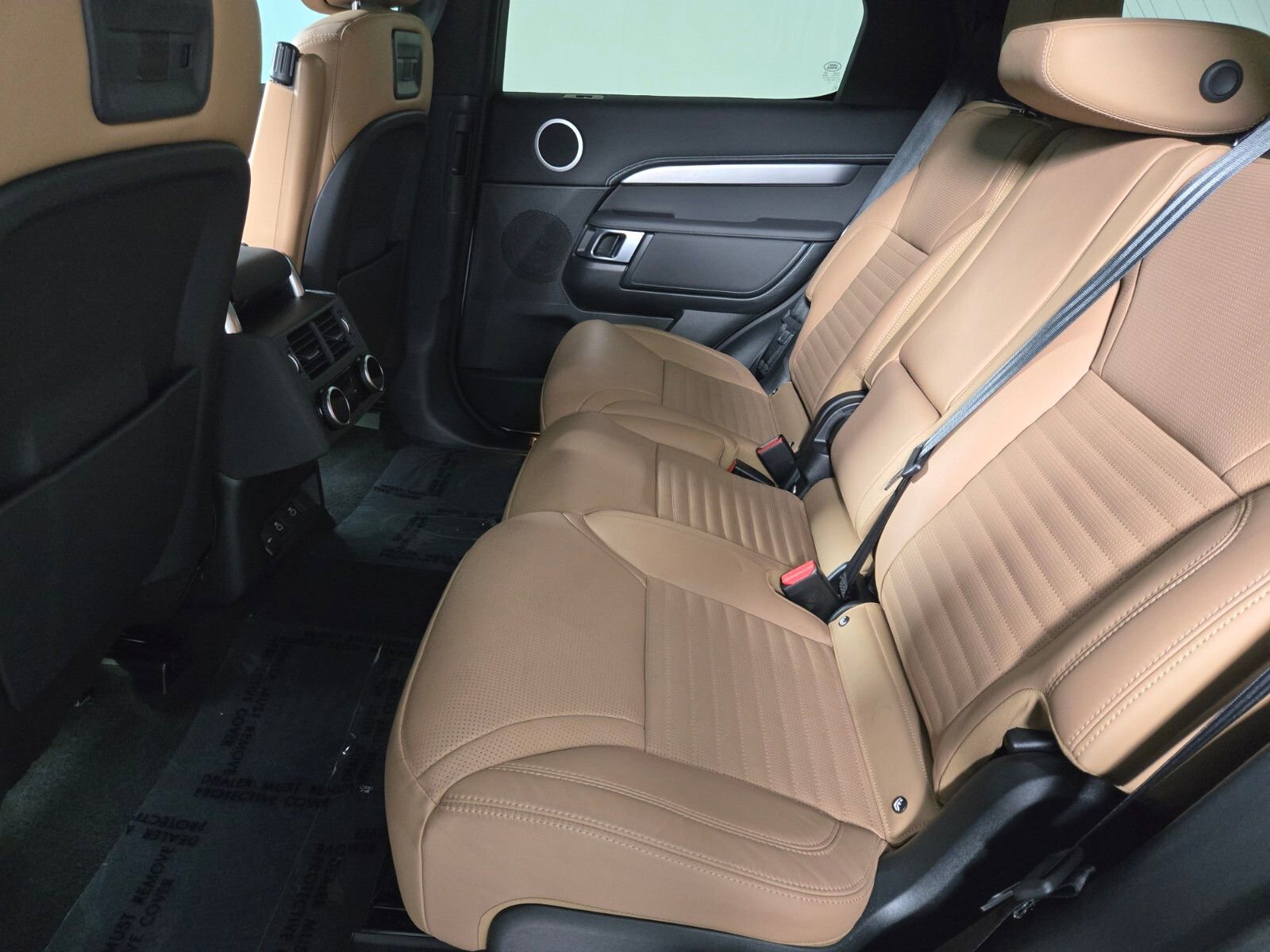Used 2025 Land Rover Discovery Dynamic SE AWD/4WD image 5