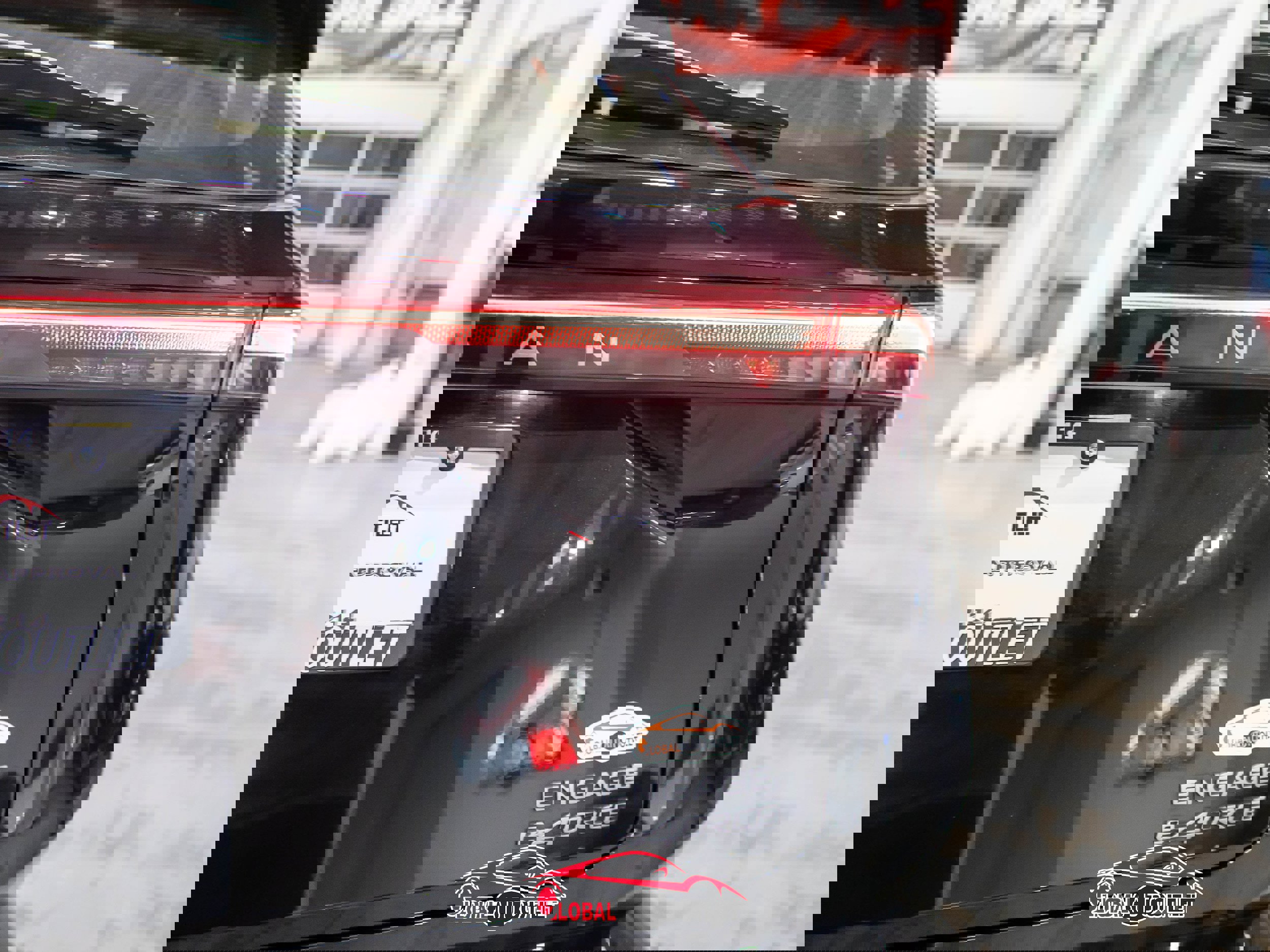 Used 2023 Nissan Ariya AWD image 46