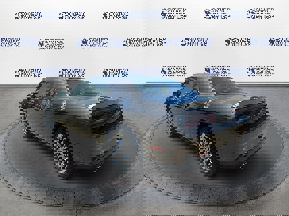 Used 2022 Dodge Challenger GT image 4