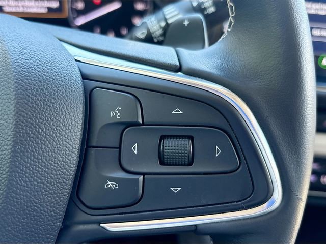 Used 2023 Buick Envision Avenir image 45