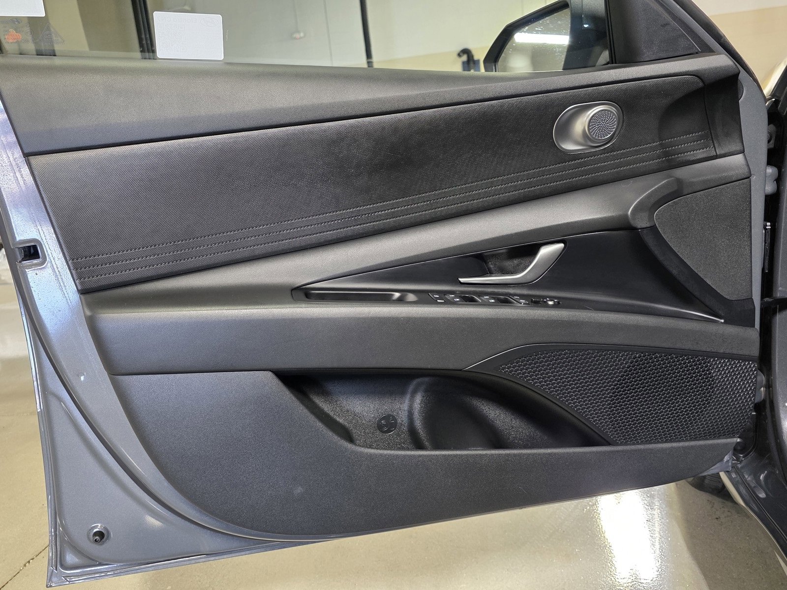 Certified 2025 Hyundai Elantra SE image 20