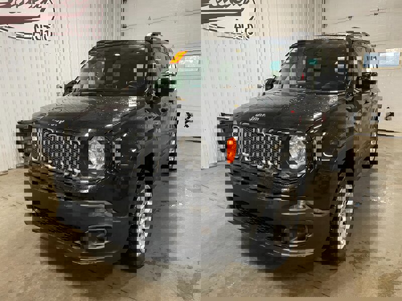 Used 2015 Jeep Renegade Latitude w/ Cold Weather Group image 2