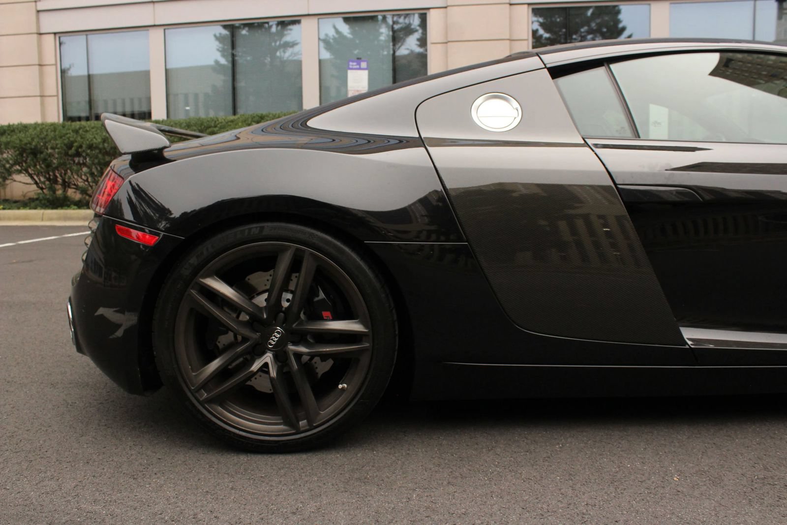 Used 2014 Audi R8 V8 w/ Enhanced Leather Package AWD/4WD image 10