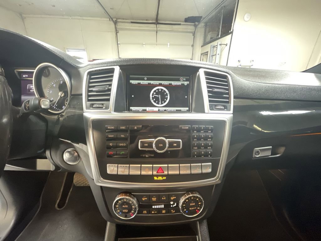 Used 2015 Mercedes-Benz GL 550 4MATIC image 11