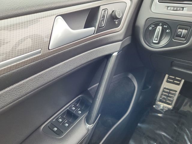 Used 2017 Volkswagen Golf Alltrack S image 34