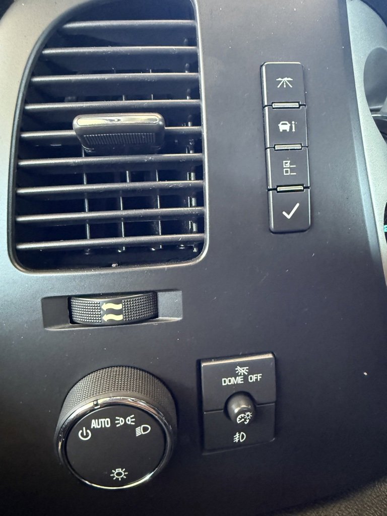 Used 2013 Chevrolet Silverado 1500 LT image 30