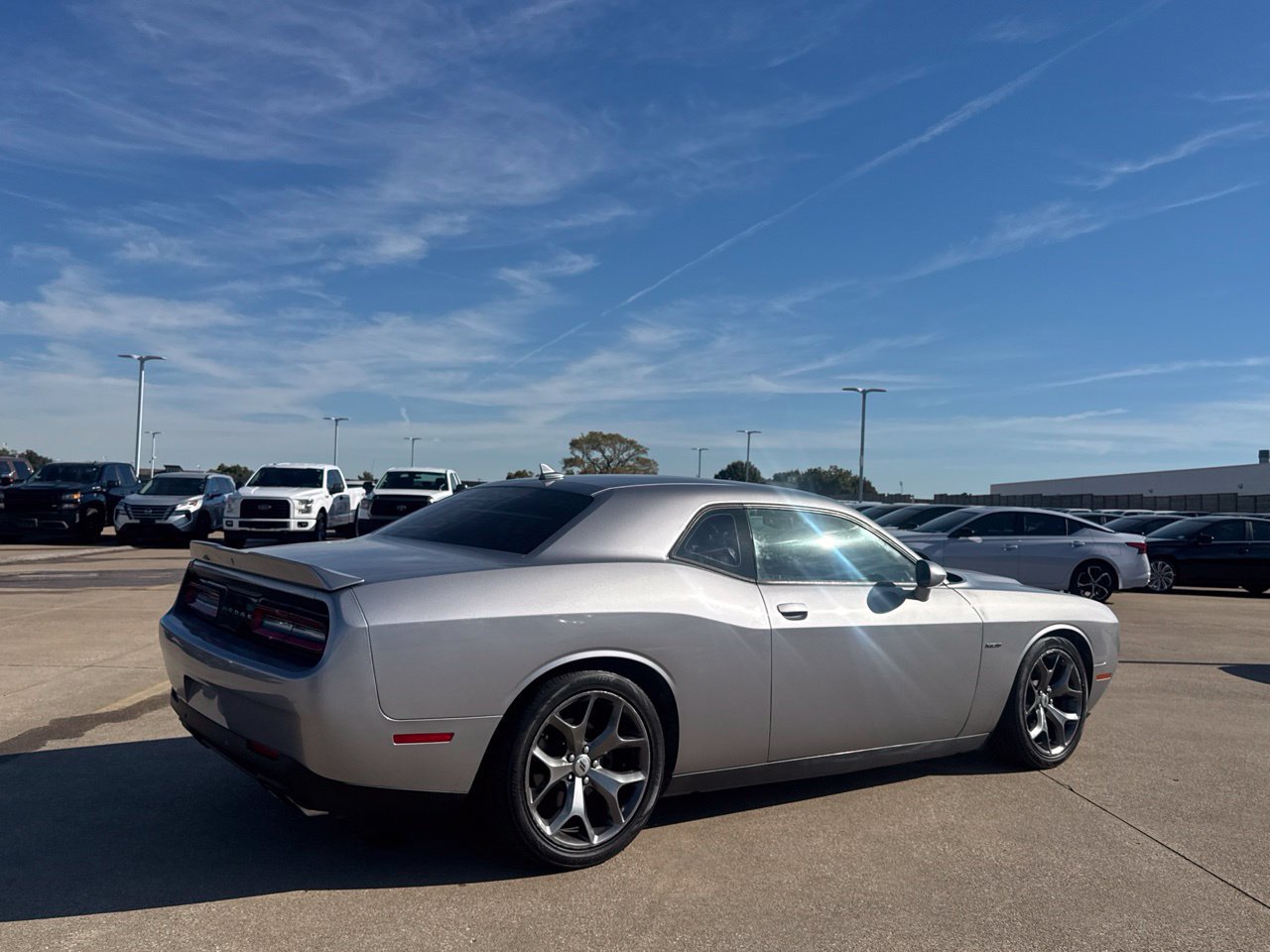 Used 2017 Dodge Challenger R/T w/ Driver Convenience Group RWD image 28