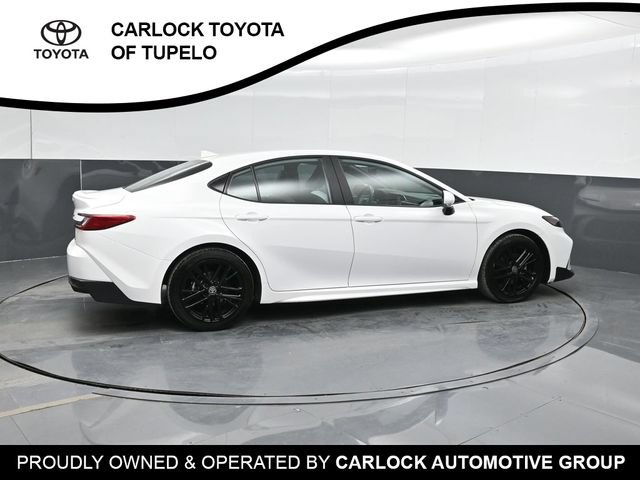 Used 2026 Toyota Camry SE FWD image 4