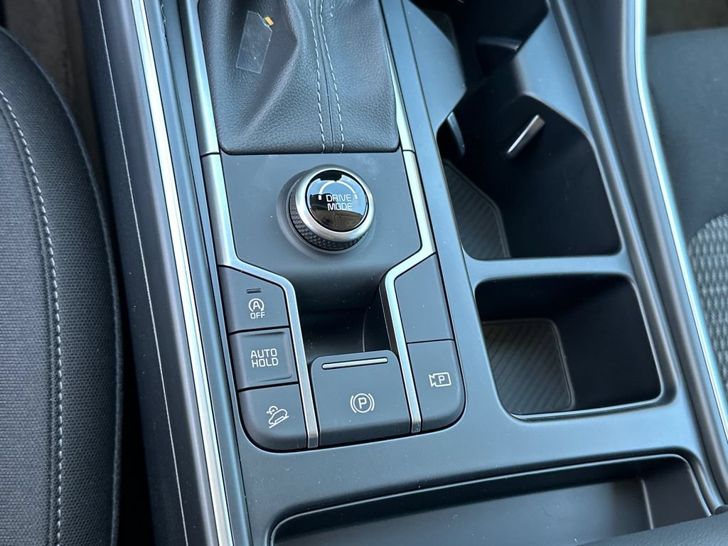New 2026 Kia Sorento LX FWD image 24