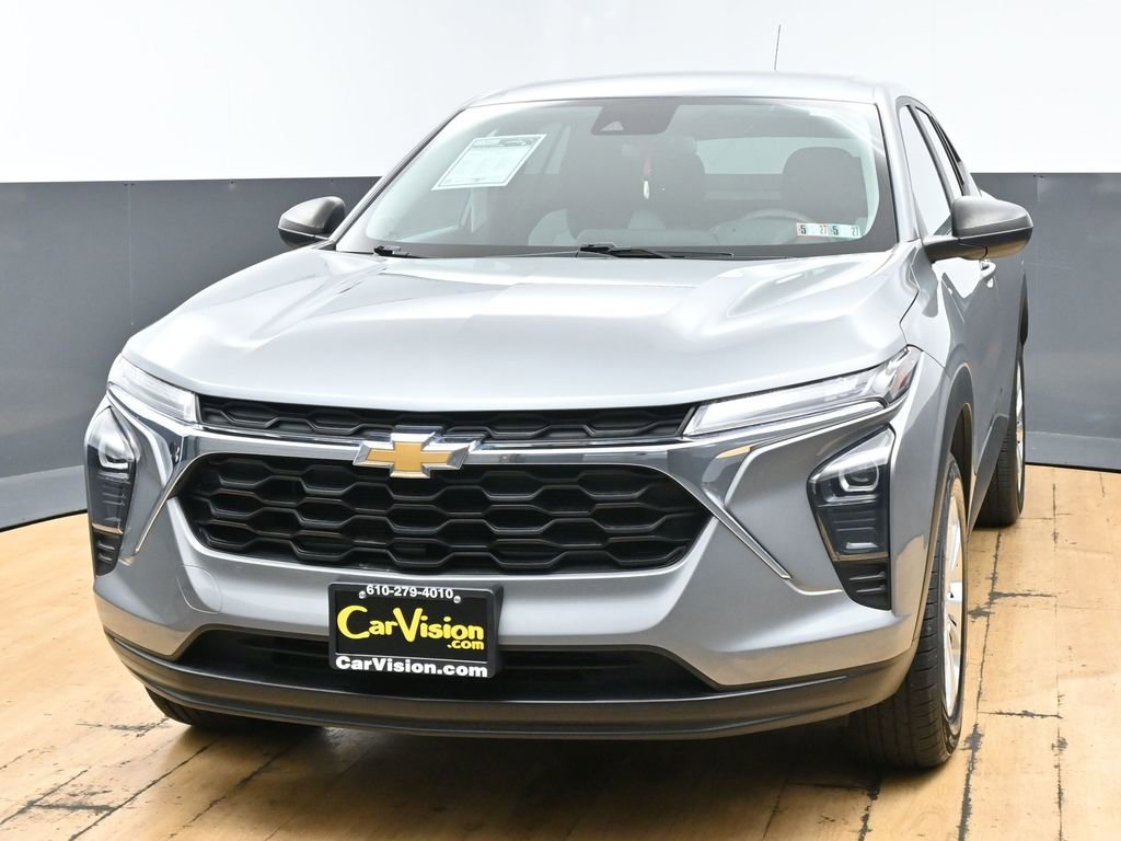 Used 2024 Chevrolet Trax LS w/ Driver Confidence Package FWD image 5