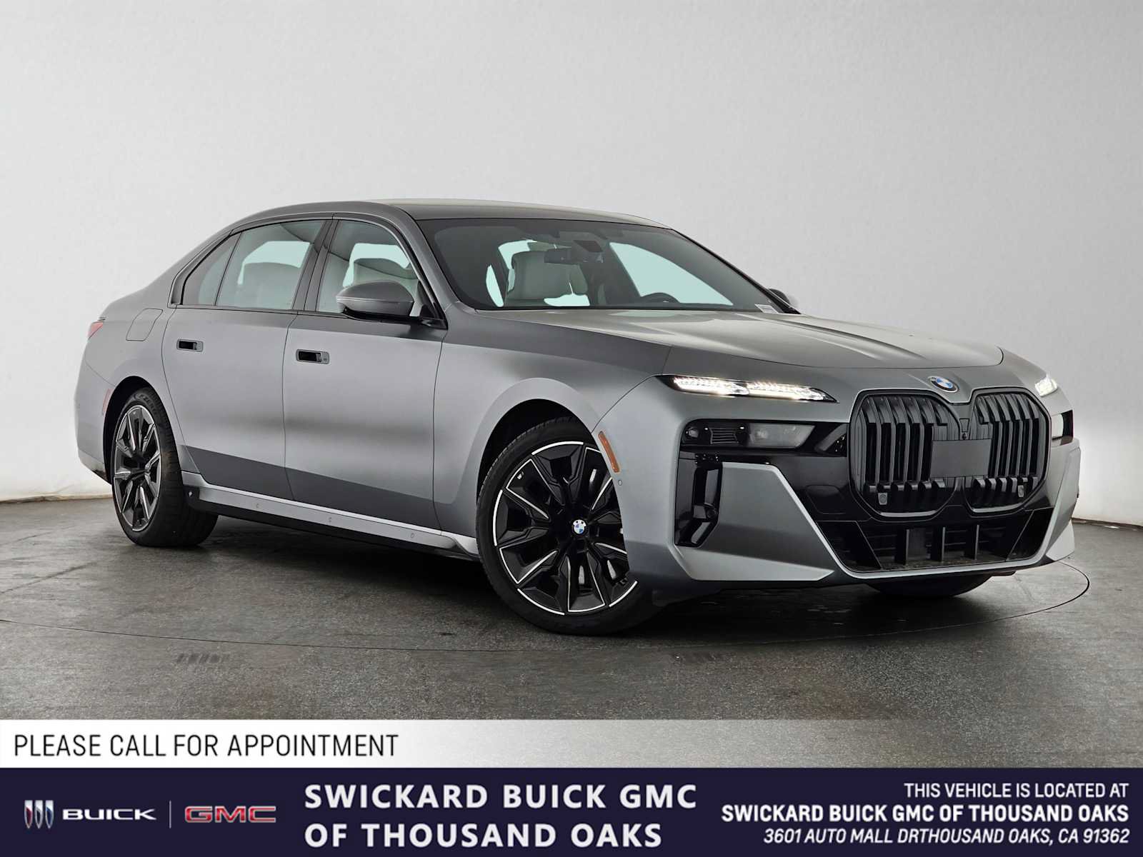 Used 2023 BMW 760i xDrive AWD/4WD image 1