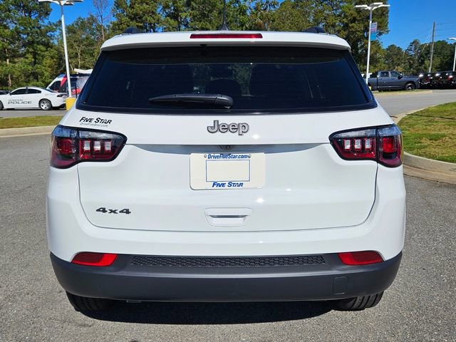 New 2026 Jeep Compass Latitude image 12