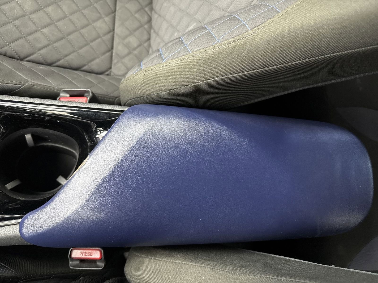 Used 2021 Toyota C-HR XLE image 23