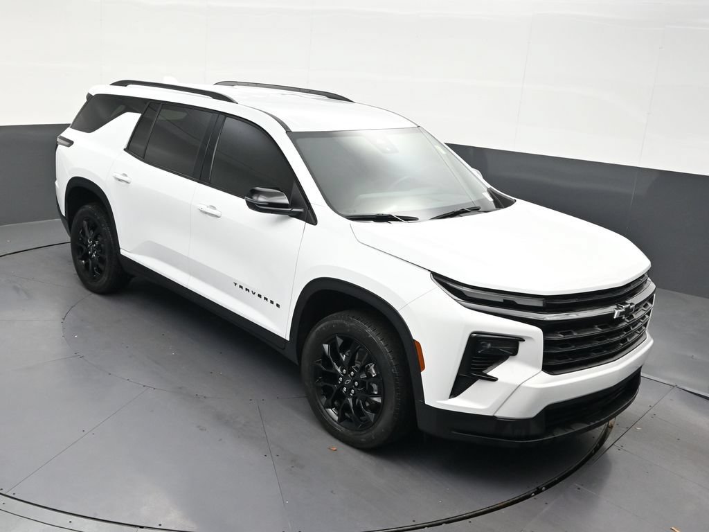 Used 2025 Chevrolet Traverse LT w/ Midnight/Sport Edition FWD image 23