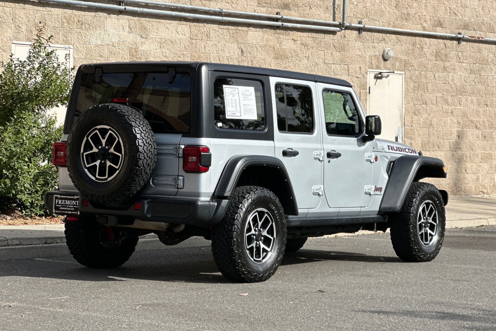 Used 2024 Jeep Wrangler Unlimited Rubicon AWD/4WD image 3