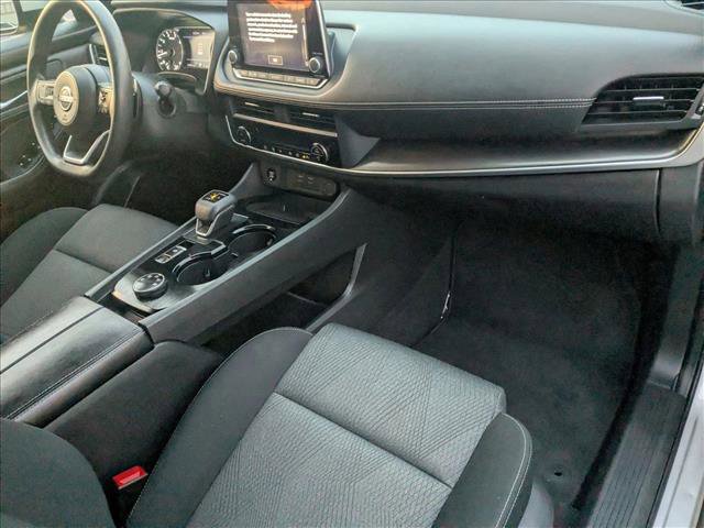 Used 2024 Nissan Rogue SV image 21